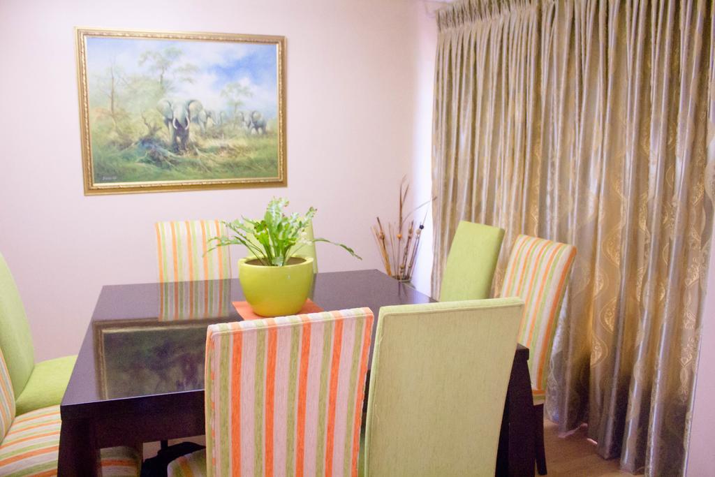 Khuvena Guesthouse Randburg Екстер'єр фото