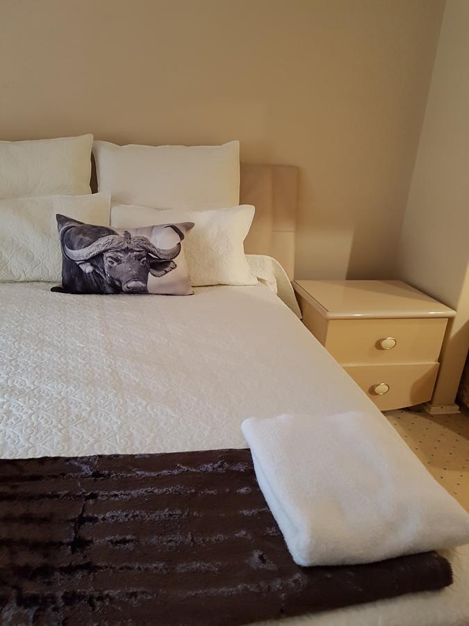 Khuvena Guesthouse Randburg Екстер'єр фото