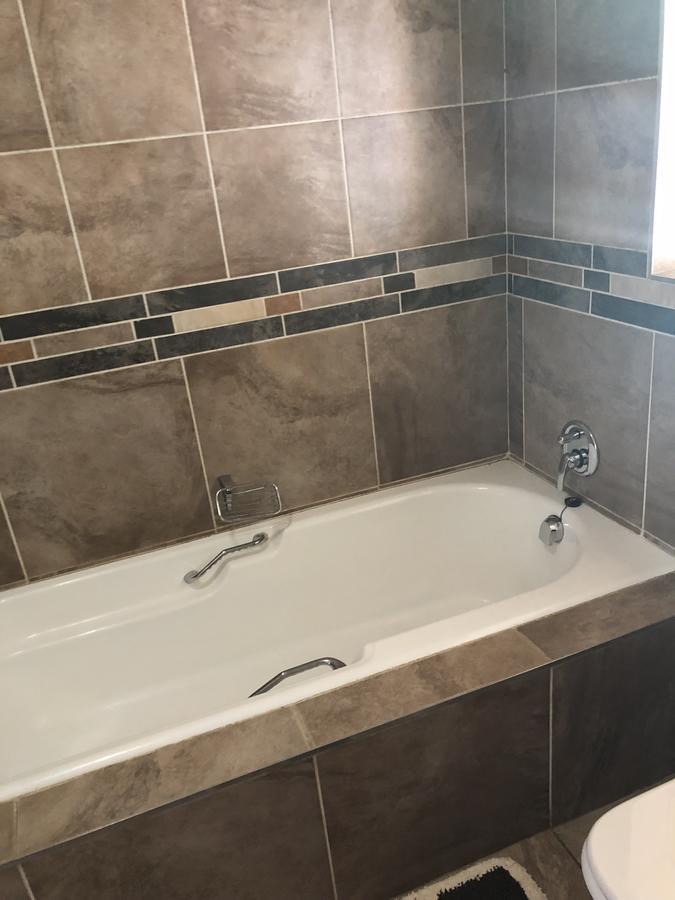 Khuvena Guesthouse Randburg Екстер'єр фото