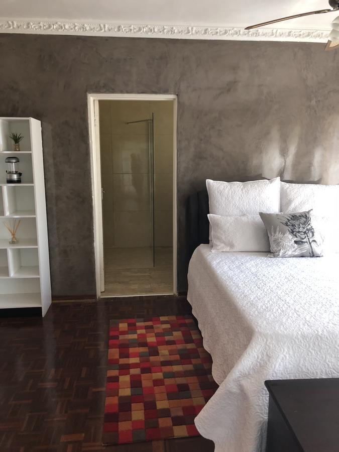 Khuvena Guesthouse Randburg Екстер'єр фото