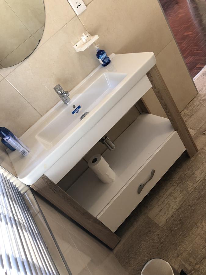 Khuvena Guesthouse Randburg Екстер'єр фото
