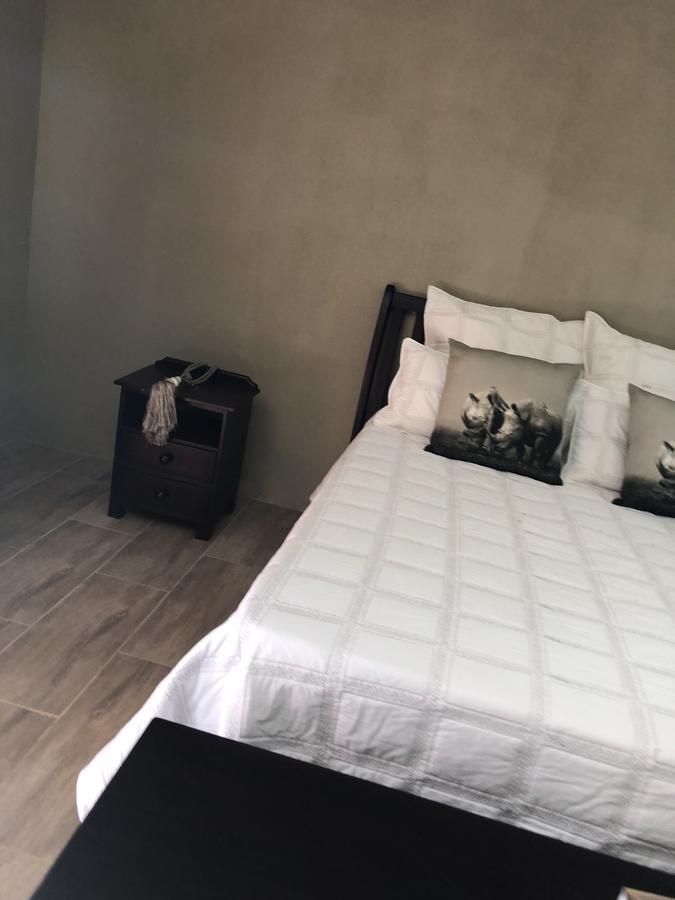 Khuvena Guesthouse Randburg Екстер'єр фото