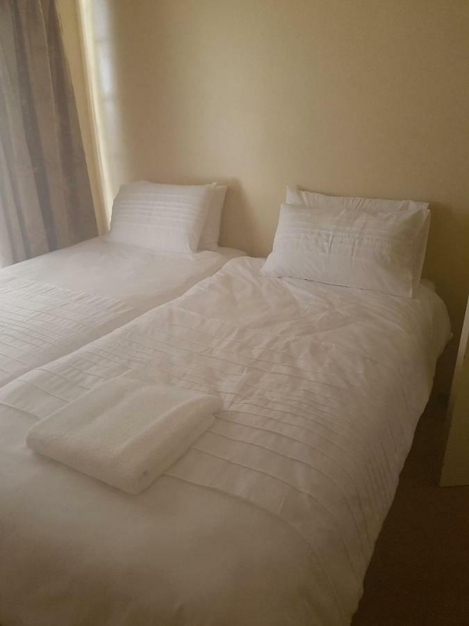 Khuvena Guesthouse Randburg Екстер'єр фото